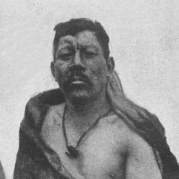 2. Hombre kawéskar, hacia 1920.